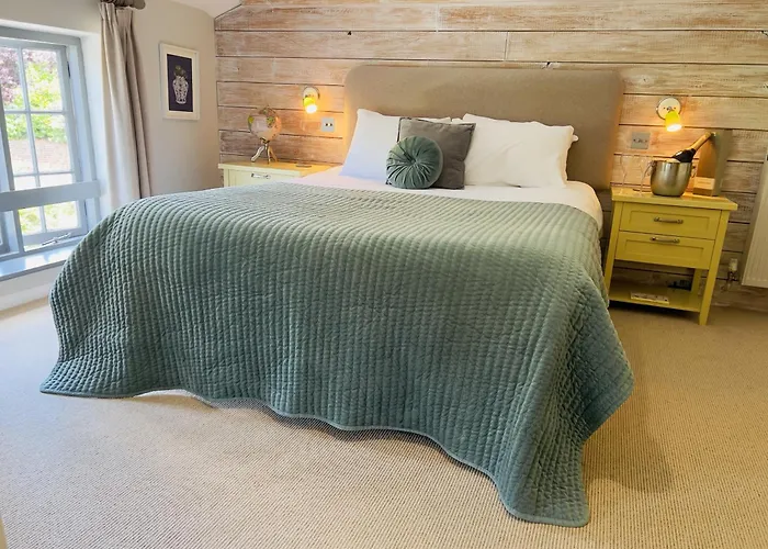 Best Spa Hotels Near Hay-on-Wye for Rejuvenation