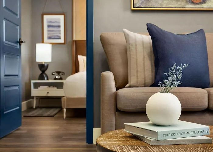 Top Cleveland Airport Hotels for Relaxed Travels