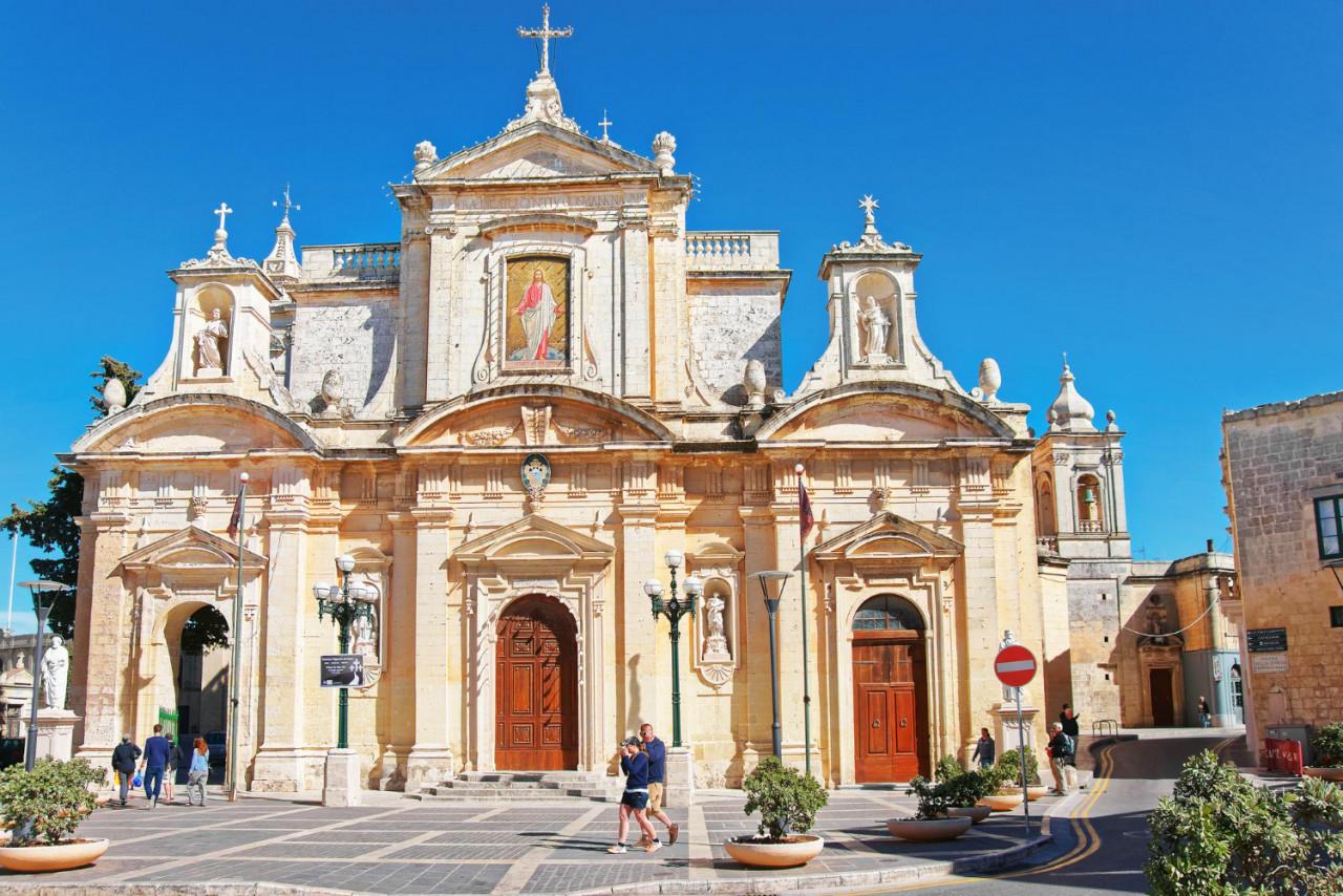 rabat malta april 4 2014 people st paul church rabat malta island
