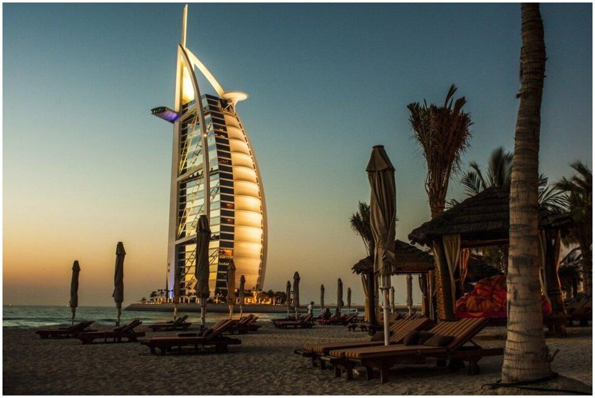 Burj Al Arab, Dubai : The most luxurious hotel in the world